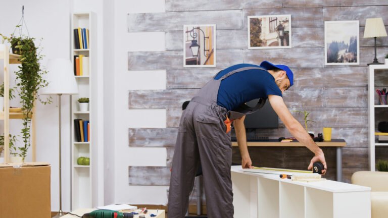 The Ultimate Guide to Working with Home Remodeling Contractors: What to Expect