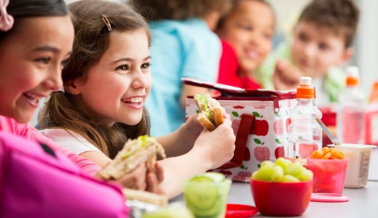 Kids havig fun with snack game