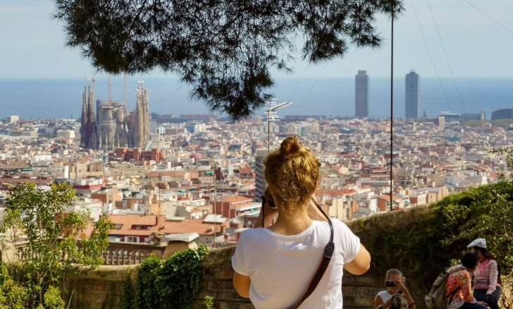 Exploring Barcelona: City Guide, Travel Tips, and Tourism Advice