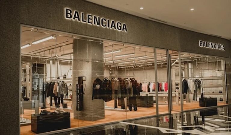 Balenciaga Official